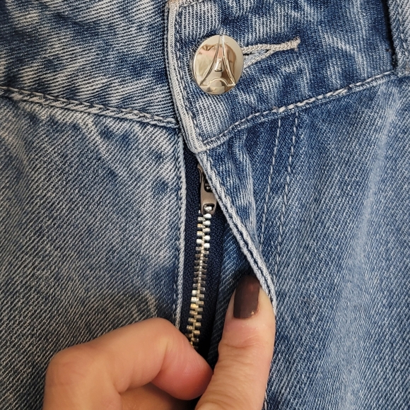 Maniere De Voir Talia Denim Strap Cargo Jeans in Mid Blue - Picture 10 of 15